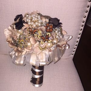 Brooch bouquet.